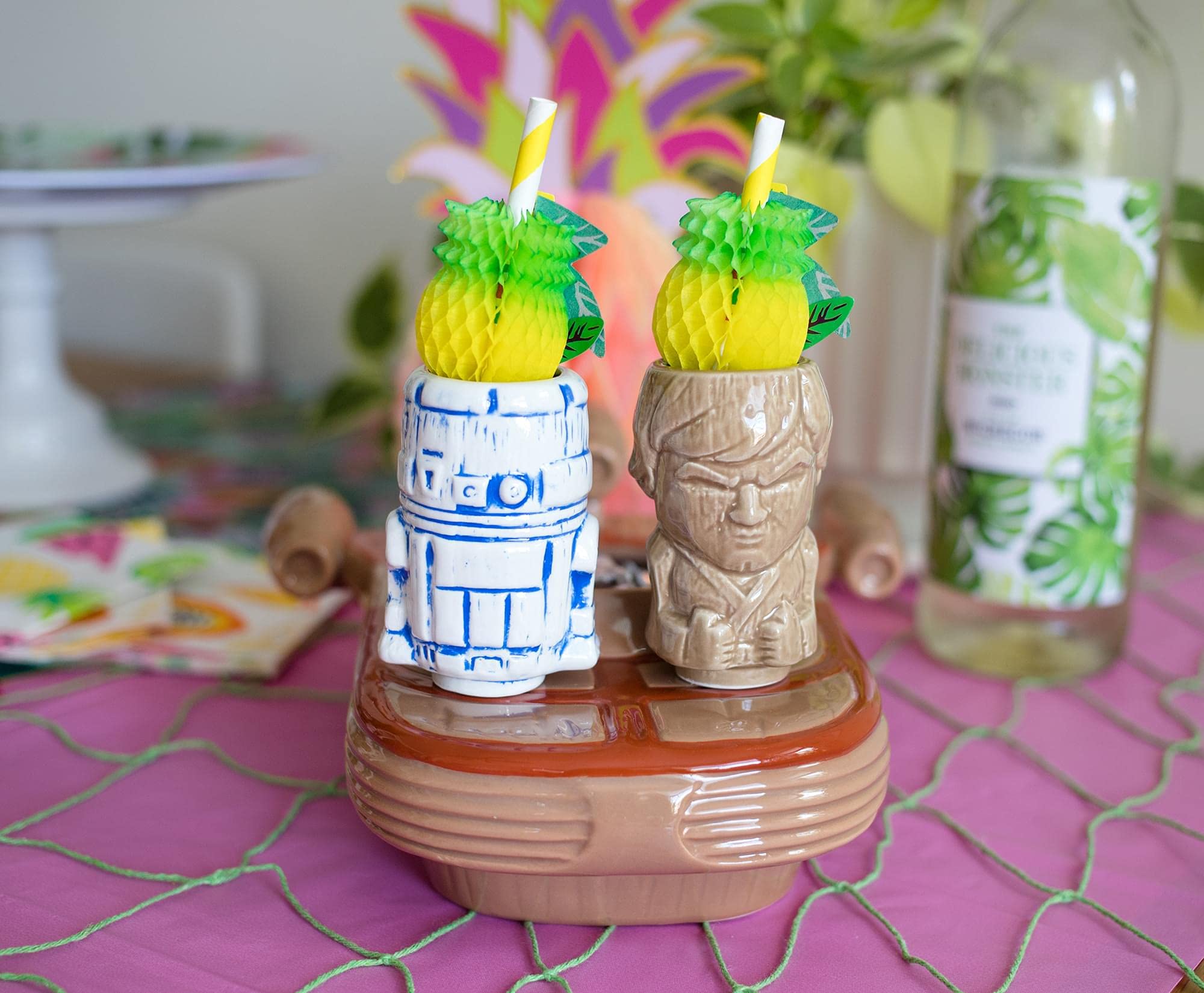 Amazon.com | Geeki Tikis Star Wars Landspeeder Punch Bowl with